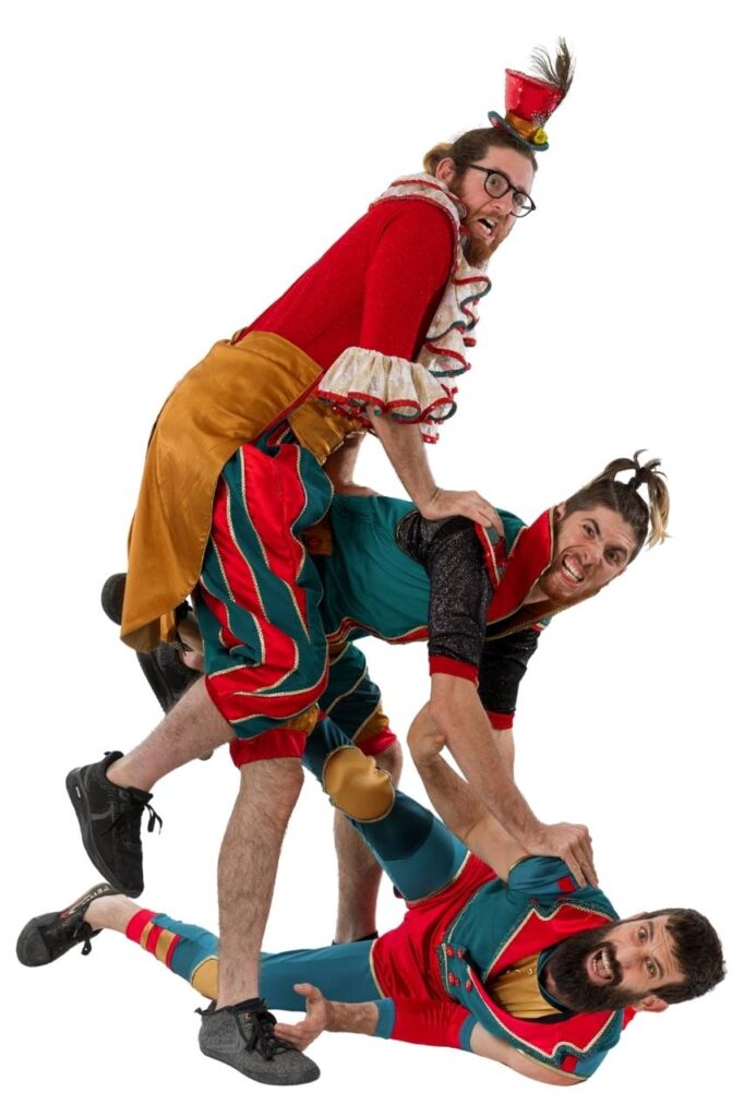 מופע קרקס בומבה שלישיית ליצנים לחגים